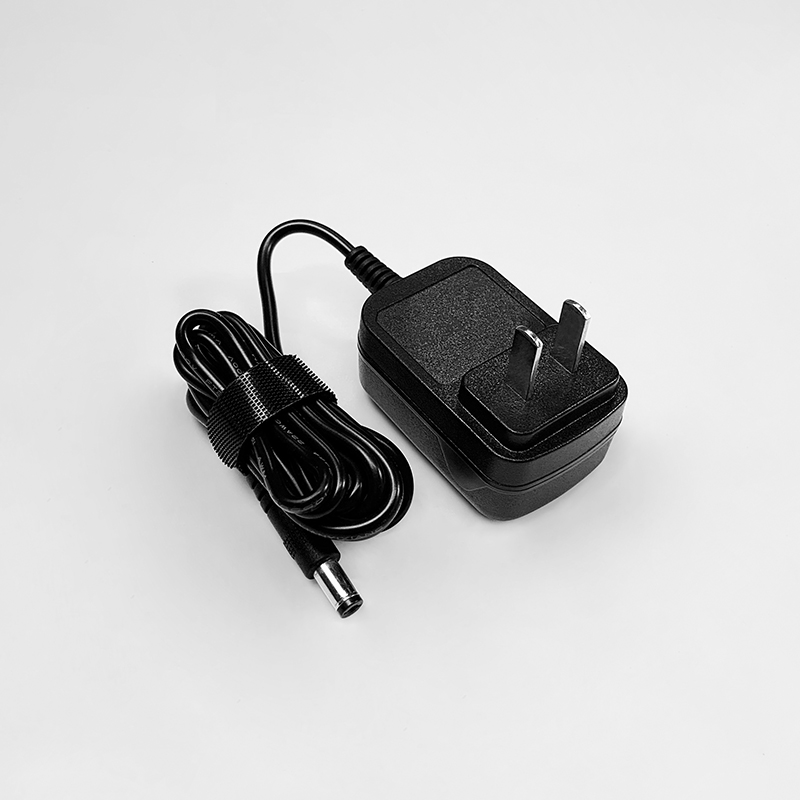探索電源適配器：高效性能與嚴(yán)密安全
