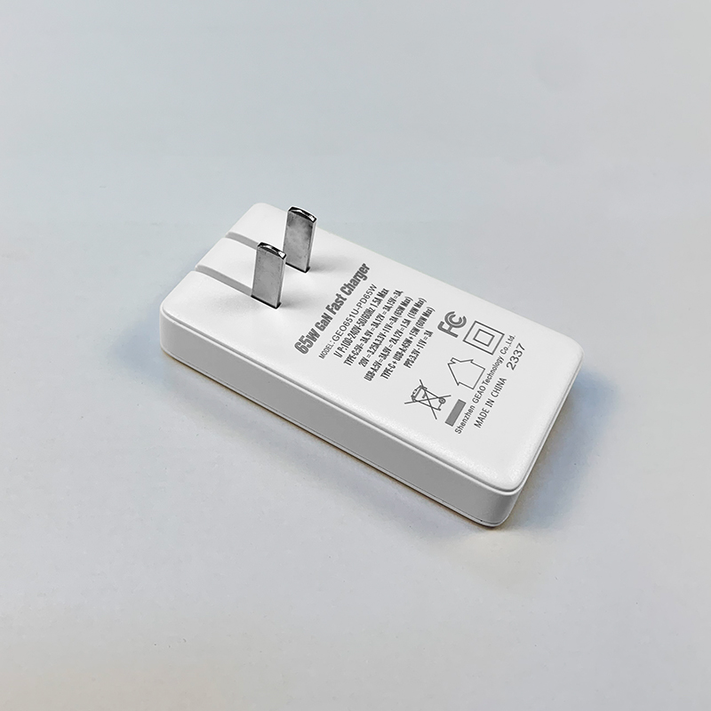 巴掌大的充電怪獸：氮化鎵技術(shù)如何重構(gòu)效率法則？